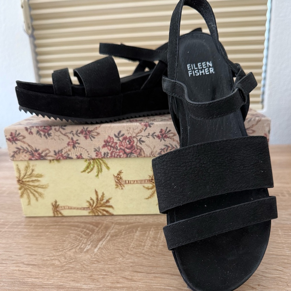 Eileen Fisher Nubuck EgoPlatform Sandals